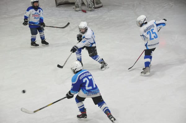 Хоккейный сезон в Свободном открылся победами «Союза» . Новости