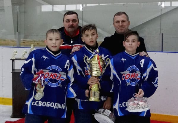 Свободненский «Союз-1» стал победителем Открытого Кубка федерации по хоккею. Новости