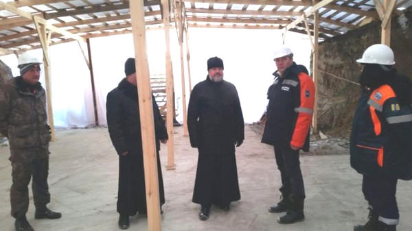 Правящий архиерей пообщался со строителями Алексеевского храма в Свободном. Новости