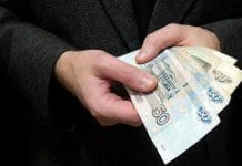 Падение курса рубля не повлияет на социальные выплаты и пенсии