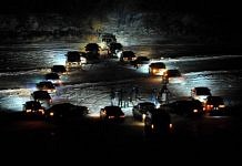 Свободненские водители составили на льду озера ёлку из автомобилей