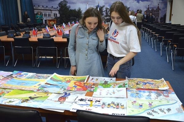 Школьник из Свободного стал призёром областного конкурса рисунков по детскому спорту
