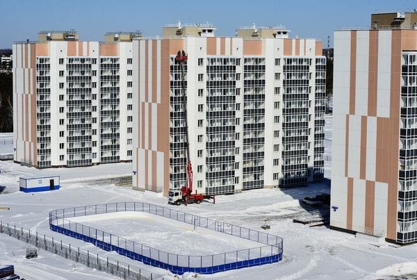 150 семей получили ключи от новых квартир в Циолковском