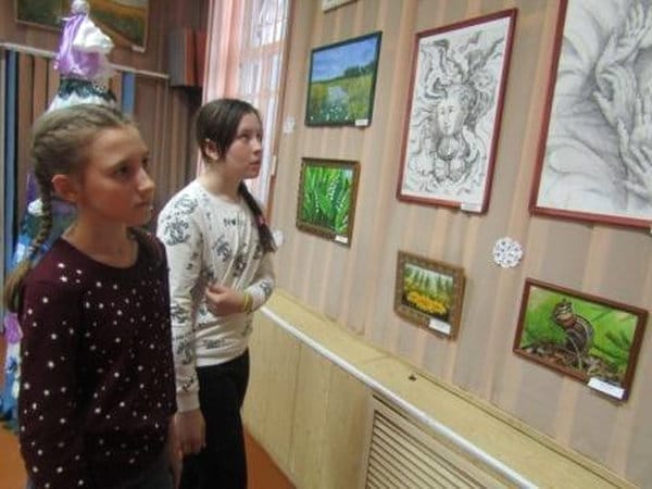 Выставочный зал Дома народного творчества в Свободном пополнился новыми картинами. Новости
