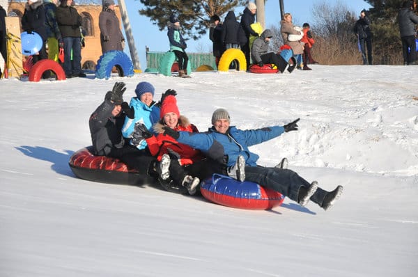 Самый активный зимний отдых и захватывающие гонки в Свободном проходят на лыжной базе. Новости