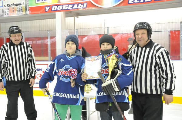 Две команды свободненского «Союза» поедут на финал всероссийских игр «Золотая шайба». Новости