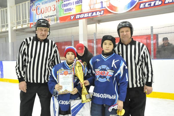 Две команды свободненского «Союза» поедут на финал всероссийских игр «Золотая шайба». Новости