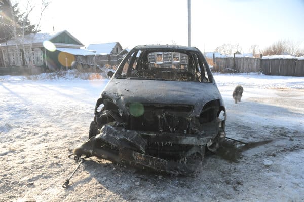 В Свободном сгорел уже не первый с начала года автомобиль в гараже. Новости