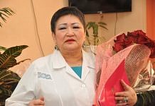 Доктор Ким из Свободного получила на юбилей розы и признание за профессионализм