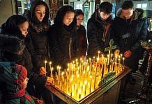 Молодёжь Свободного зажгла в храме свечи памяти жертв блокады Ленинграда