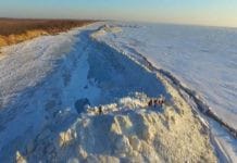 Гигантская ледяная стена появилась на границе Китая и России
