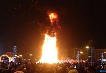 Главная ёлка Южно-Сахалинска дотла сгорела под весёлую музыку в новогоднюю ночь