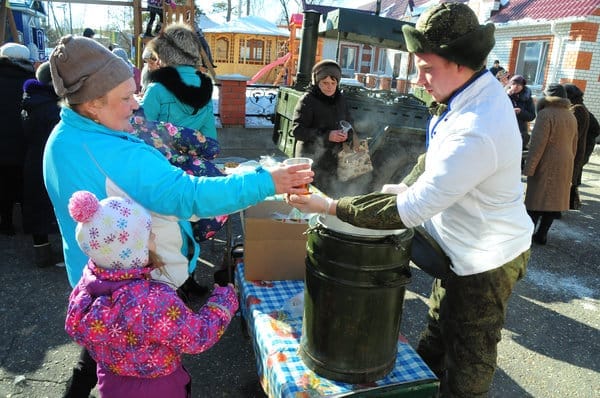 Волонтёры из молодёжного движения православные «Алексеевцы» провели праздник в Свободном. Новости