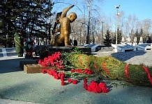 На Мемориале Славы в Свободном почтили память защитников Отечества салютом