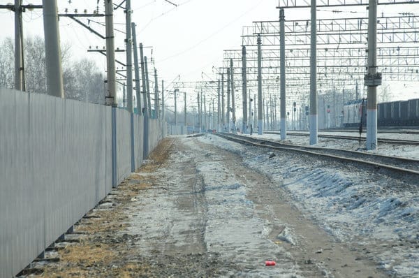 Ограждение железнодорожных путей в Свободном установили после вмешательства прокуратуры. Новости