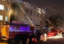 Из горевшего в центре Благовещенска магазина эвакуировали 44 человека
