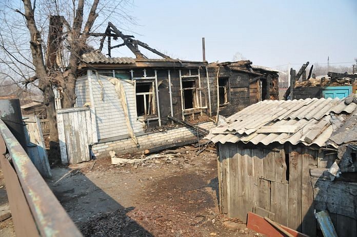 В сгоревшем частном доме Свободного погибла женщина