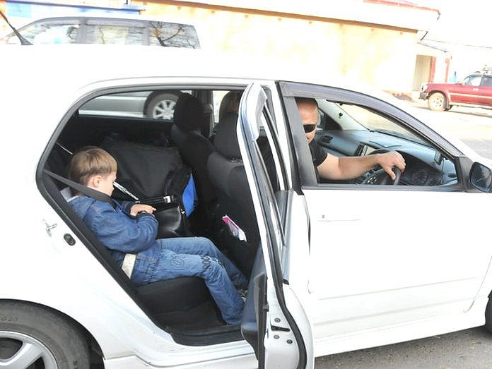 Свободненским водителям напоминают о безопасности детей в автомобиле