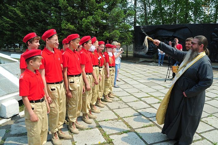 На Мемориале Славы в Свободном молодые воины приняли присягу