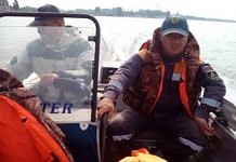 Амурские спасатели оказали помощь рыбакам