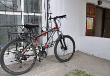 В Приамурье группа молодых людей воровала велосипеды из подъездов