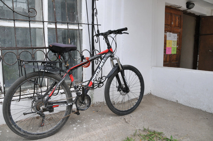 В Приамурье группа молодых людей воровала велосипеды из подъездов