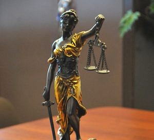 Житель Свободного по решению суда заплатит штраф за оскорбление женщины