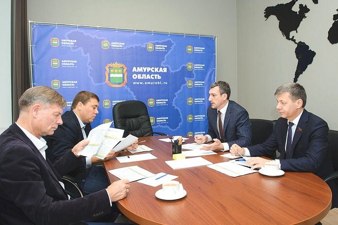 Губернатор Приамурья решал на встрече в Москве вопрос о строительстве путепровода в Свободном