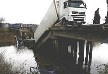Арестован водитель грузовика, после проезда которого рухнул мост в Приморье