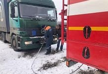 В Приамурье спасатели оказывают помощь водителям большегрузных автомобилей