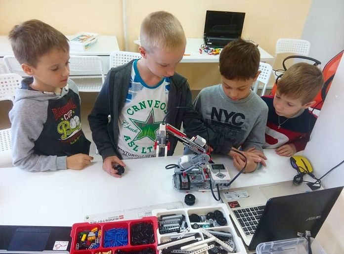 Среди социальных бизнес-проектов амурчан — школа робототехники и детский бассейн