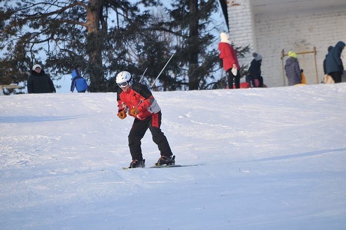 Открытие зимнего сезона на лыжной базе свободненцы отметили массовым катанием