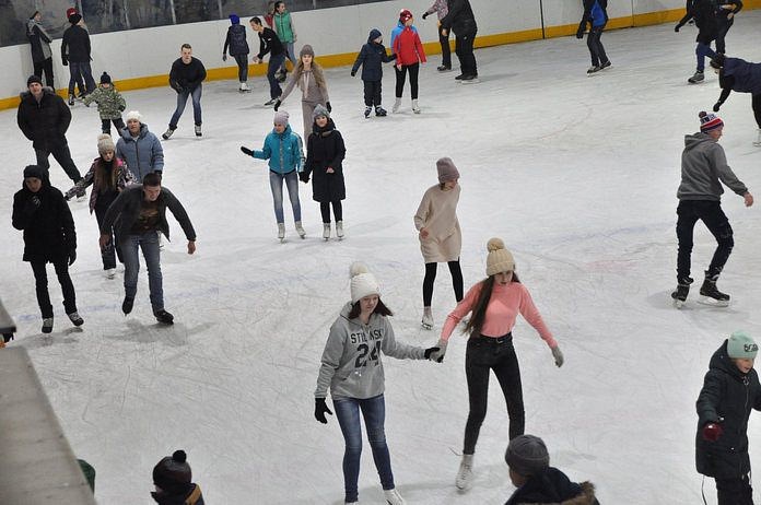 Ледовая арена «Союз» в Свободном открывает массовое катание на коньках!