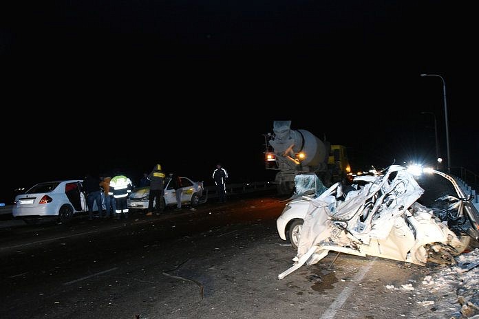 На трассе «Подъезд к г. Свободный» при столкновении иномарки с бетономешалкой погиб человек