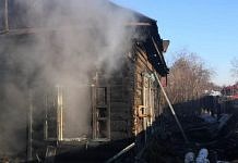 В амурском селе при пожаре в деревянном доме погибли два ребёнка