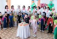 Мюзикл про стрекозу и муравья показали на юбилее детского сада в Свободном
