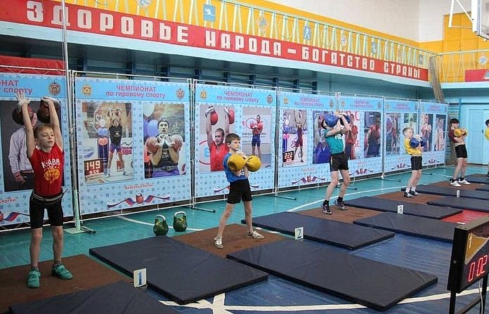Открытый чемпионат и Первенство Амурской области по гиревому спорту прошли в Свободном