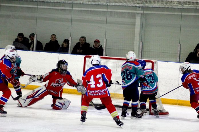 Амурские хоккеисты успешно выступили в финале соревнований на призы клуба «Золотая шайба»