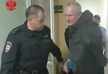 Суд вновь оставил экс-главу Свободного Юрия Романова под стражей ещё на месяц