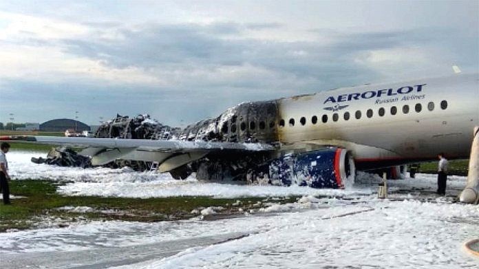 При аварийной посадке горящего самолёта в аэропорту Шереметьево погибли 13 человек