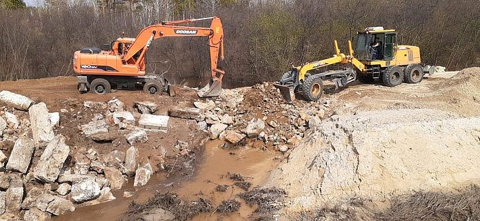 Объезд села Чембары после обрушения моста амурские дорожники восстановят за 2 дня