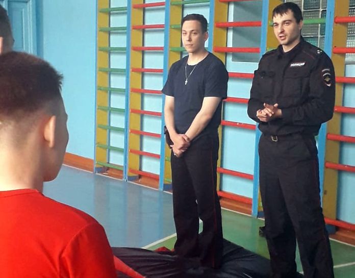 Свободненские полицейские показали приёмы самбо воспитанникам спецшколы из Юхты