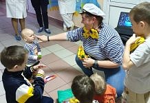 Всем гостям с подарками были рады в детском отделении больницы Свободного