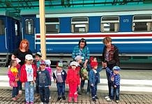 Лето для воспитанников детского дома началось с экскурсии по железной дороге