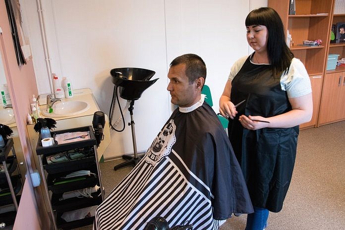 В вахтовых посёлках Амурского ГПЗ открываются магазины и парикмахерские