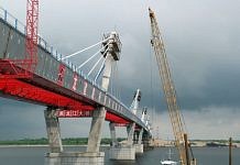 Монтаж вантовой системы моста через Амур продолжат на своей стороне китайские строители