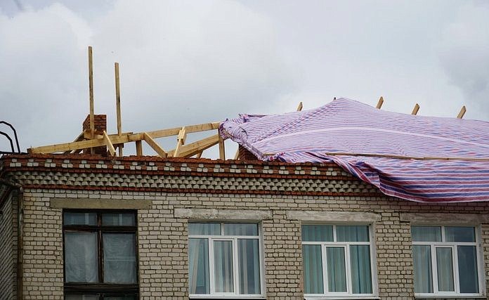 Летняя ремонтная кампания в школах Свободного добралась до крыши