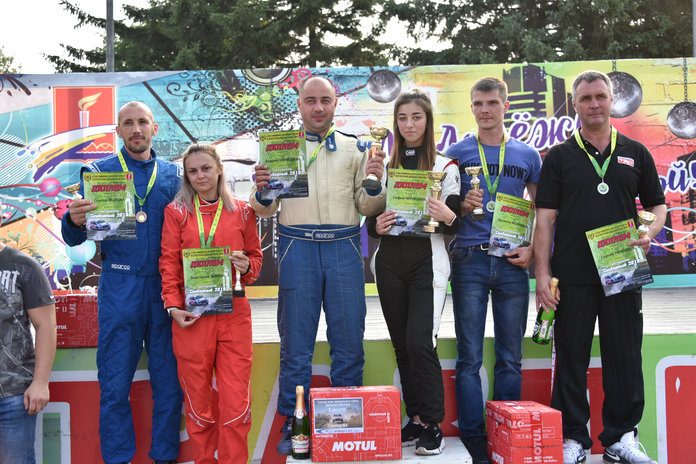 Свободненские автогонщики завоевали «серебро» на родной трассе
