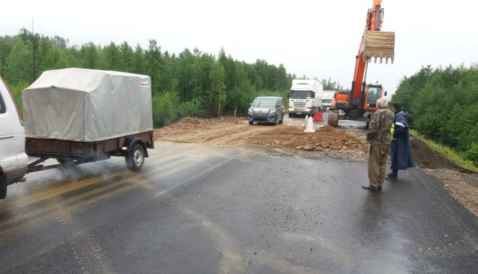 Бригады скорой помощи будут дежурить в районе размыва дороги на трассе «Амур»