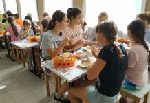 Для школьников из подтопленных районов в Приамурье созданы комфортные условия проживания